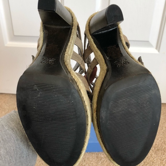 Heels. - Picture 3 of 3